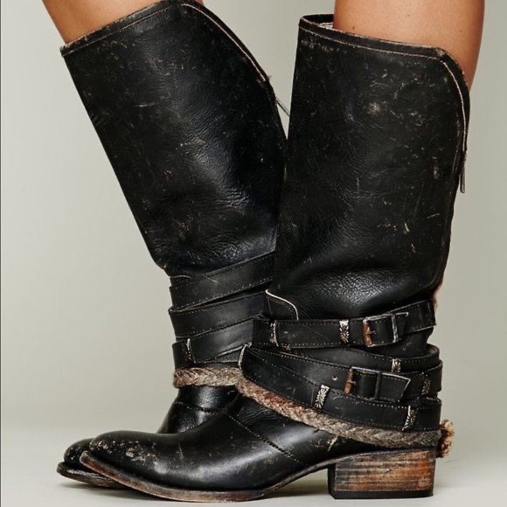 Freebird Drove Boots - Distressed Dark Brown/Black